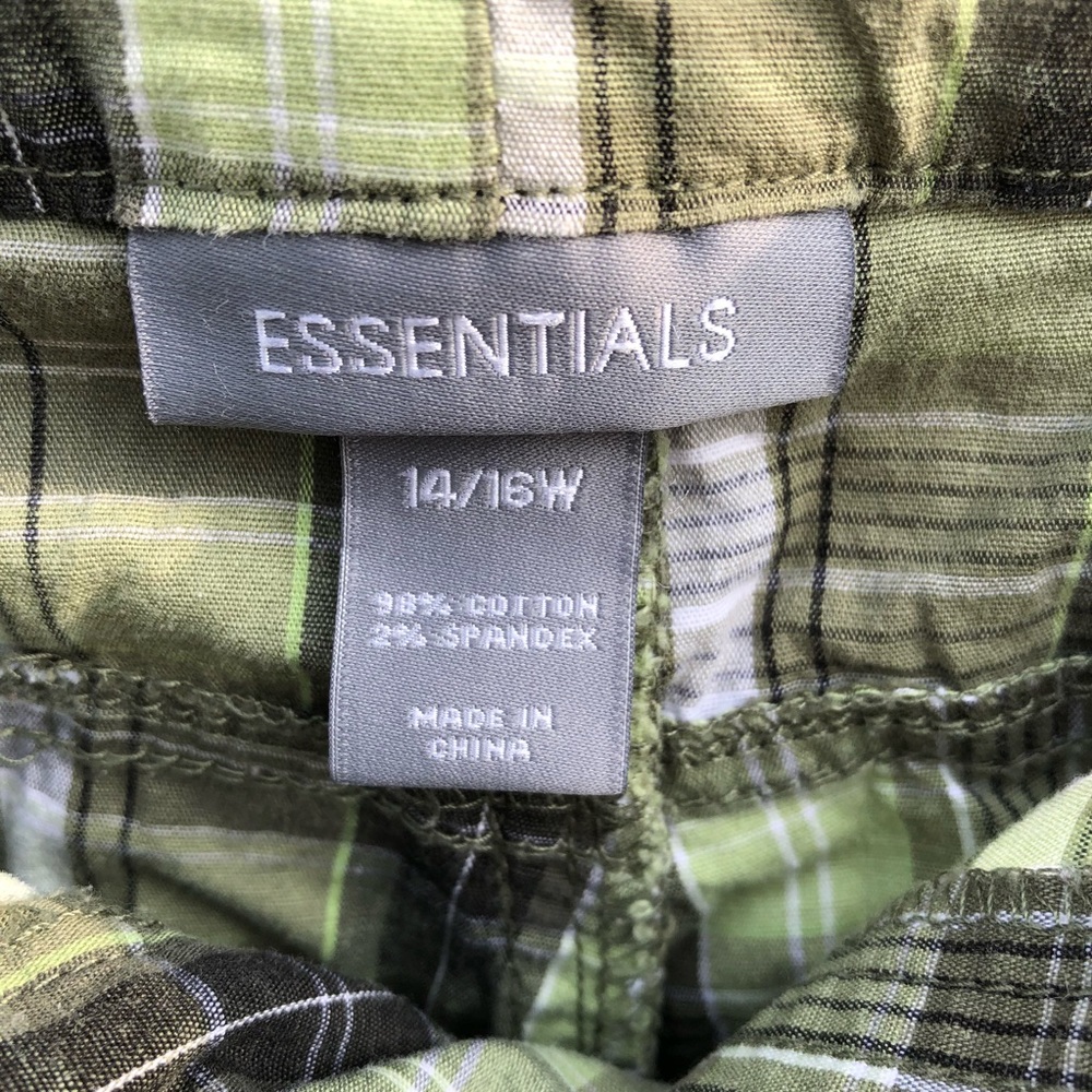 Essentials Capris - Picture 5 of 6